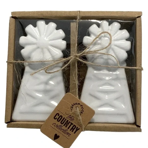 Farmhouse Windmill Salt and Pepper Shaker Set Ceramic Classic White - Picture 1 of 16